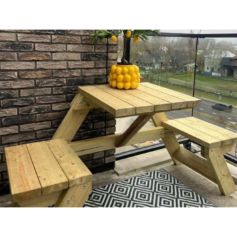 Balkon - muur picknicktafel