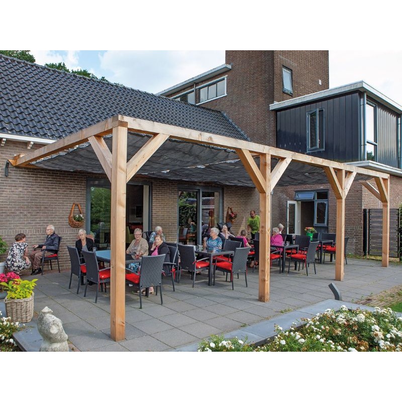 pergola met schuifzeil aan huis